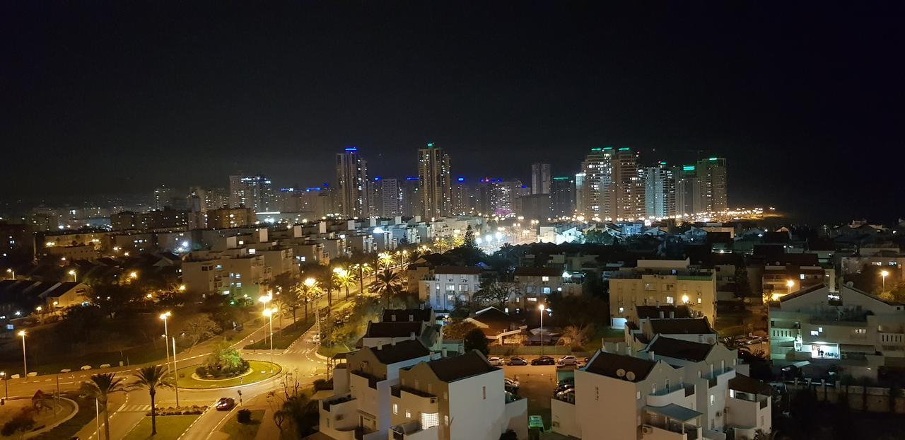 Private Bed/Bathroom In Netanya Exterior photo